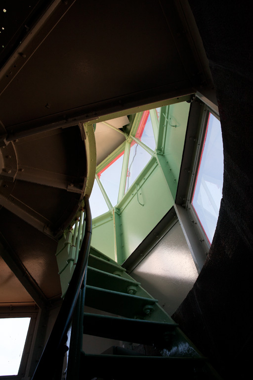 Escalier donnant accès à la lanterne du phare des Baleines.