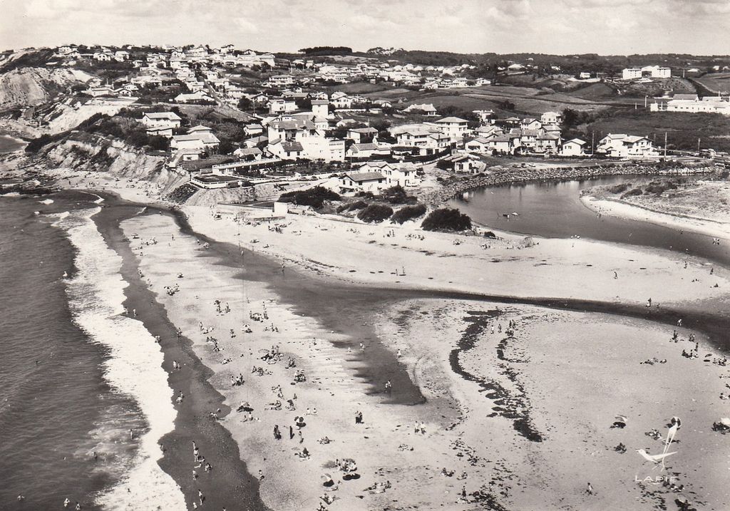 Vue de la plage de l'Uhabia, carte postale, années 1950.