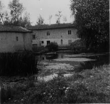 Le moulin de Bouzon vu depuis le sud-est vers 1900 (AD79, 5 Fi 2794).