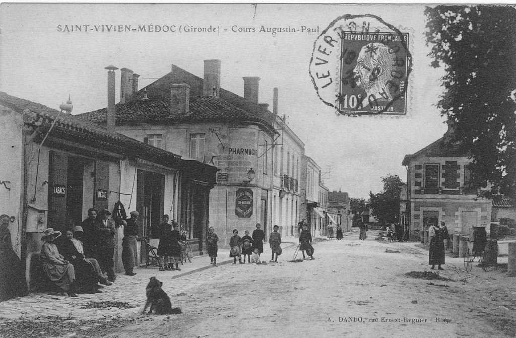 Carte postale (collection particulière) : Cours Augustin Paul (aujourd'hui Cours Georges-Mandel), avant la 2e guerre mondiale.