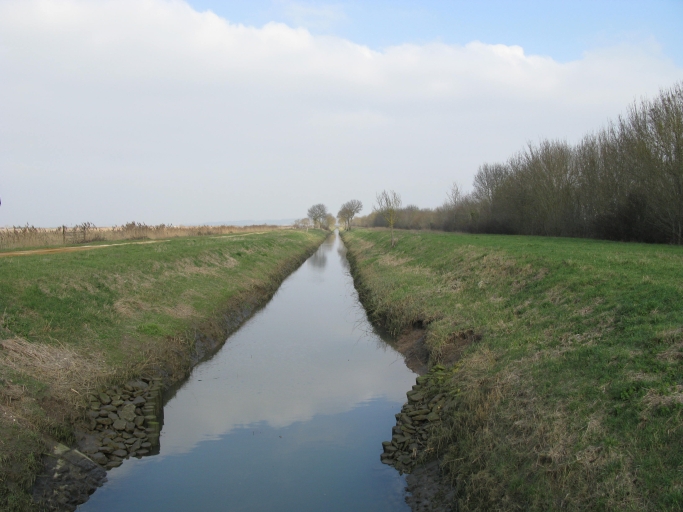 La canal de la Comtesse vu depuis le hameau de Vitrezay.