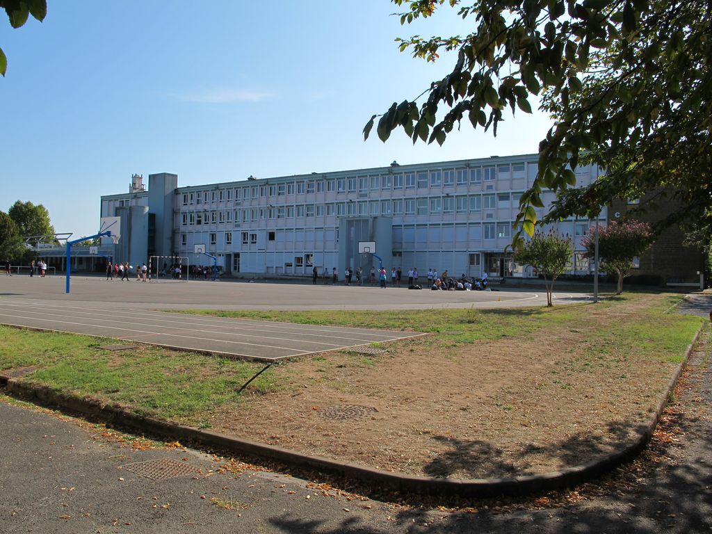 Bâtiment C, vu depuis l'ouest.
