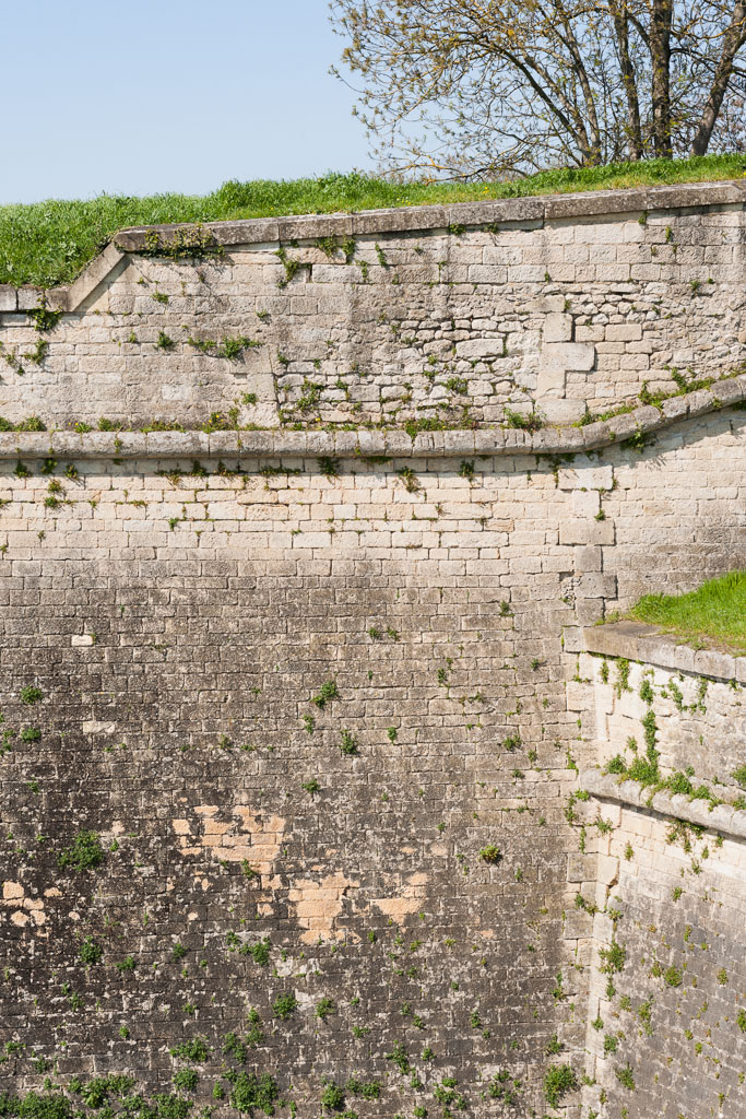Détail de la courtine à l'angle sud du bastion Saint-Romain.