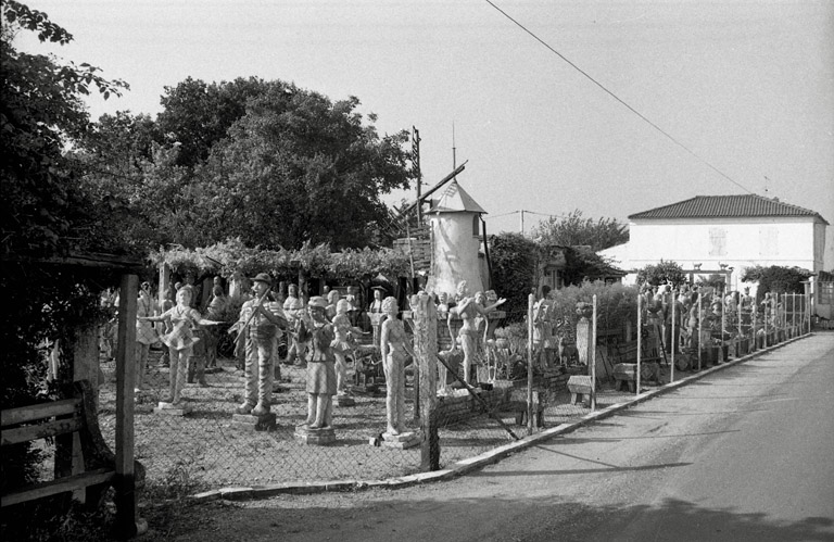 Le Jardin de Gabriel vu depuis la route en 1993.