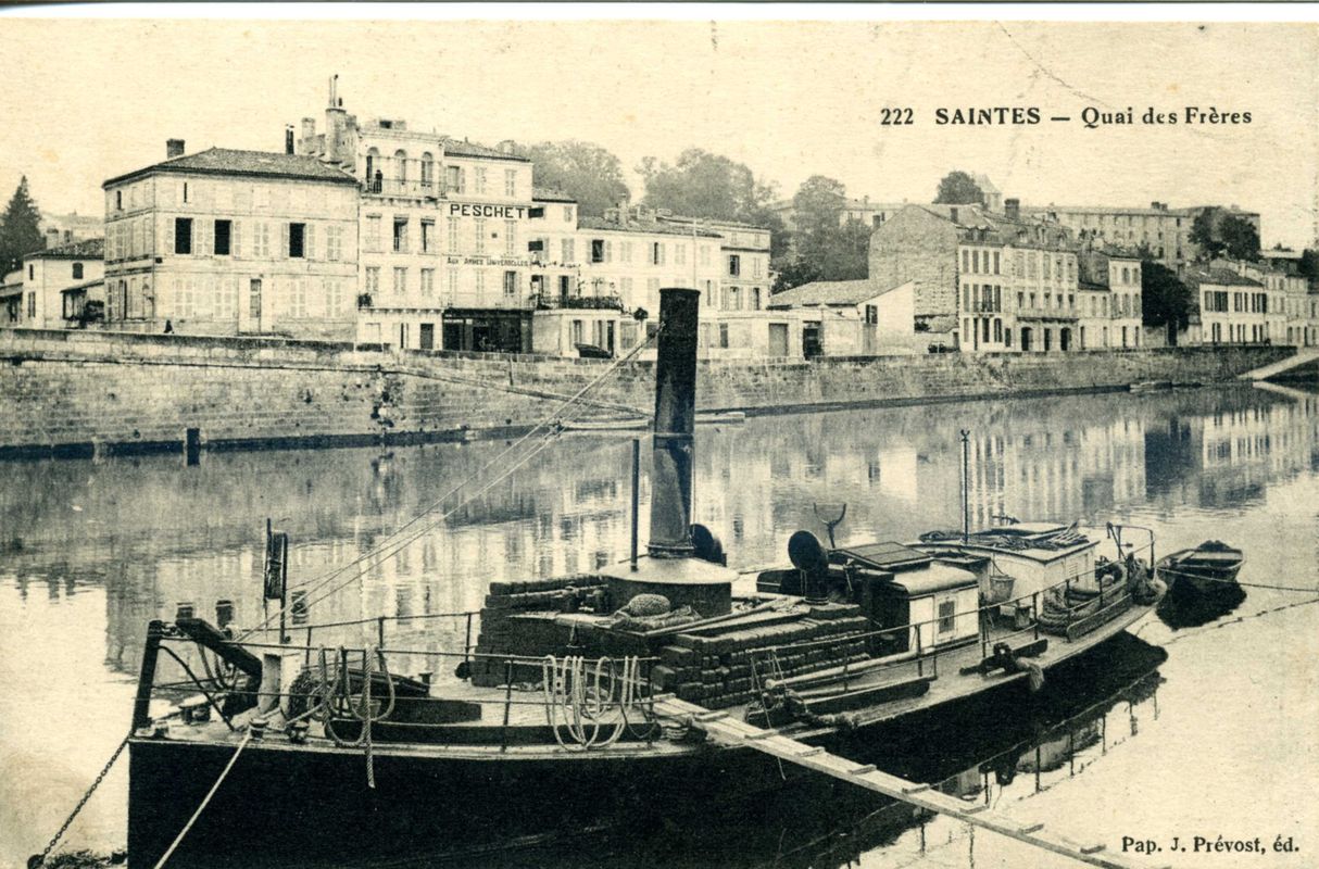 Le quai vu depuis l'autre rive, vers 1920. 