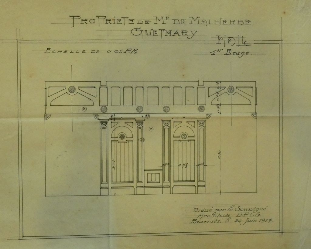 Projet de menuiserie intérieure pour le hall d'escalier du premier étage. Plan, 24 juin 1917. Calque.