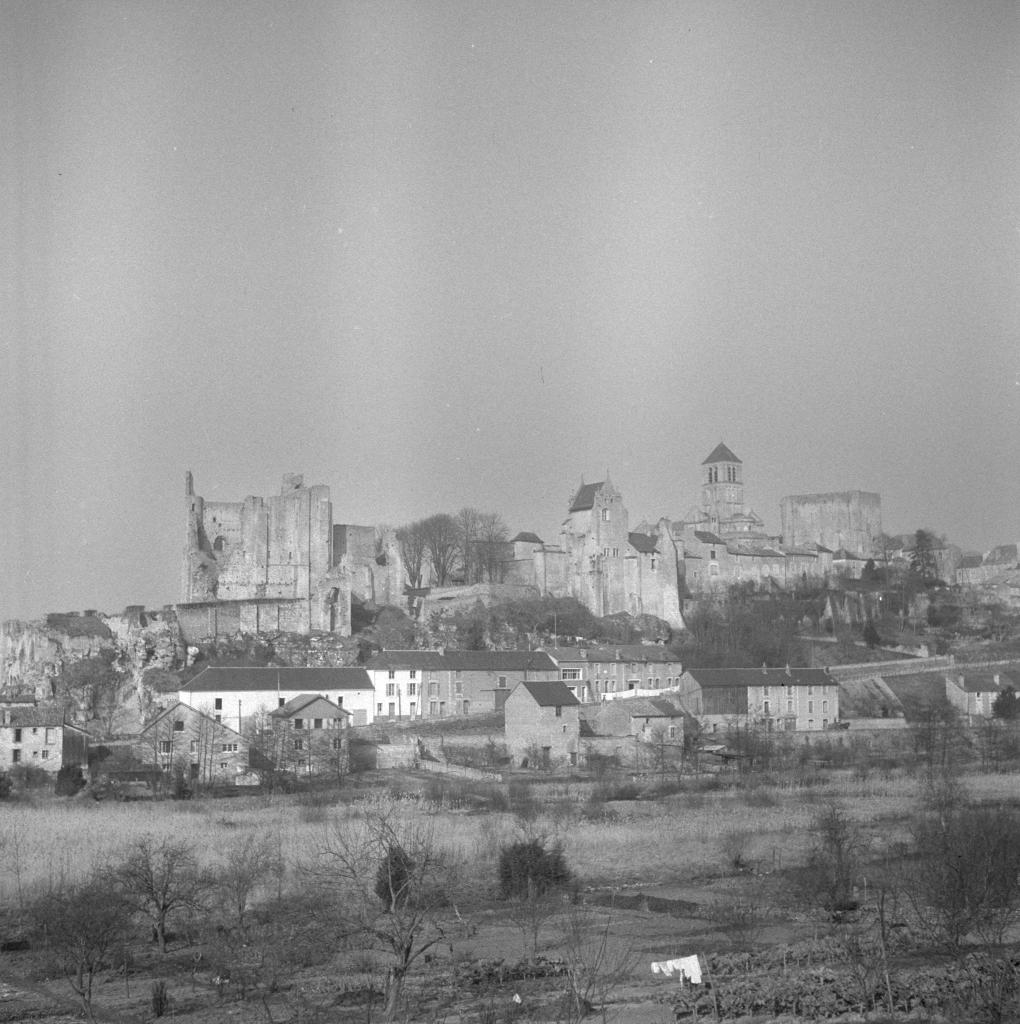 Vue depuis la ville basse.