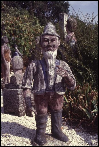 Statue de nain, photographiée en 1999, aujourd'hui disparue.