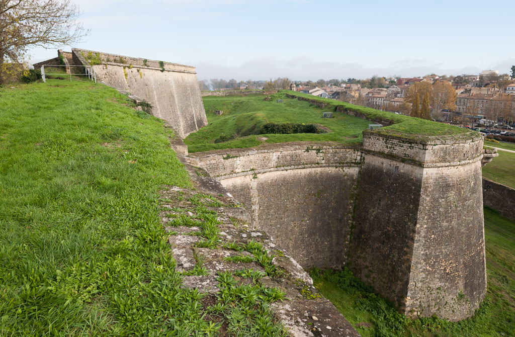 Vue d'ensemble du bastion Saint-Romain depuis le sud-ouest.