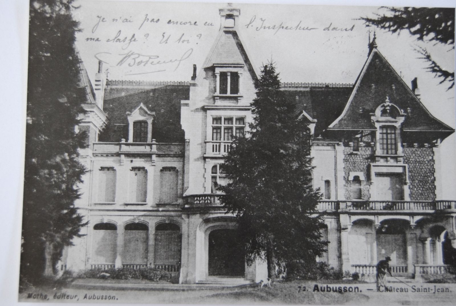 Carte postale du château Saint-Jean, au début du 20e siècle : élévation antérieure, côté ouest (AD 23).