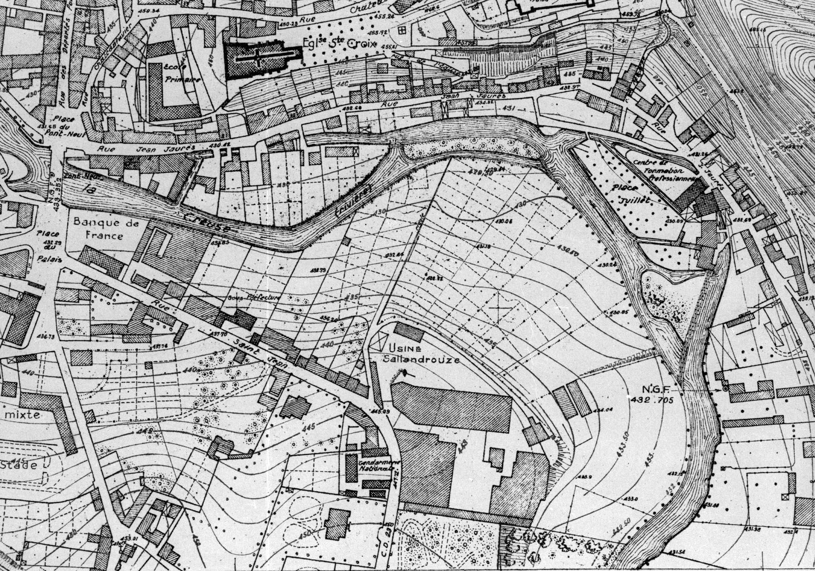 Plan du Ministère de la Reconstruction et de l'Urbanisme, montrant les usines Sallandrouze en 1949 (AD 23). 