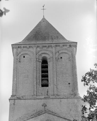 Le clocher, face ouest.