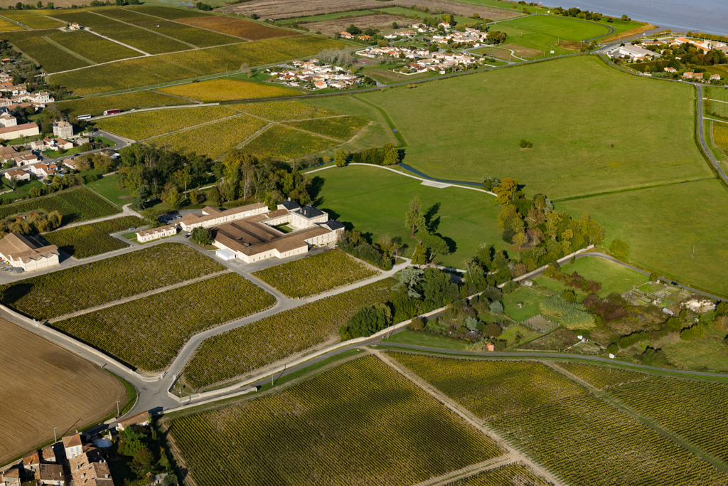 Vue aérienne depuis le sud-ouest.