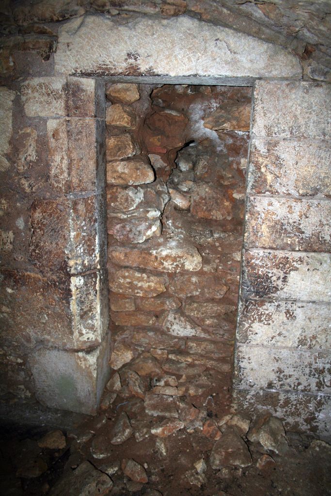 Détail du mur sud de la cave du 2e sous-sol du 