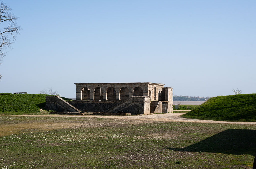Corps de garde de la Mer : vue d'ensemble depuis le sud-ouest (état avant restauration).