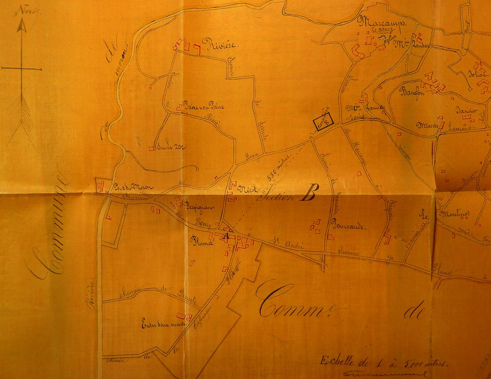 Extrait du plan cadastral parcellaire de la commune de Marcamps, avec emplacement de la maison à acquérir pour y installer l'école, 8 mars 1879.