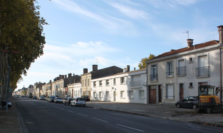 Vue d'ensemble du quai Jean Fleuret (du nord au sud).