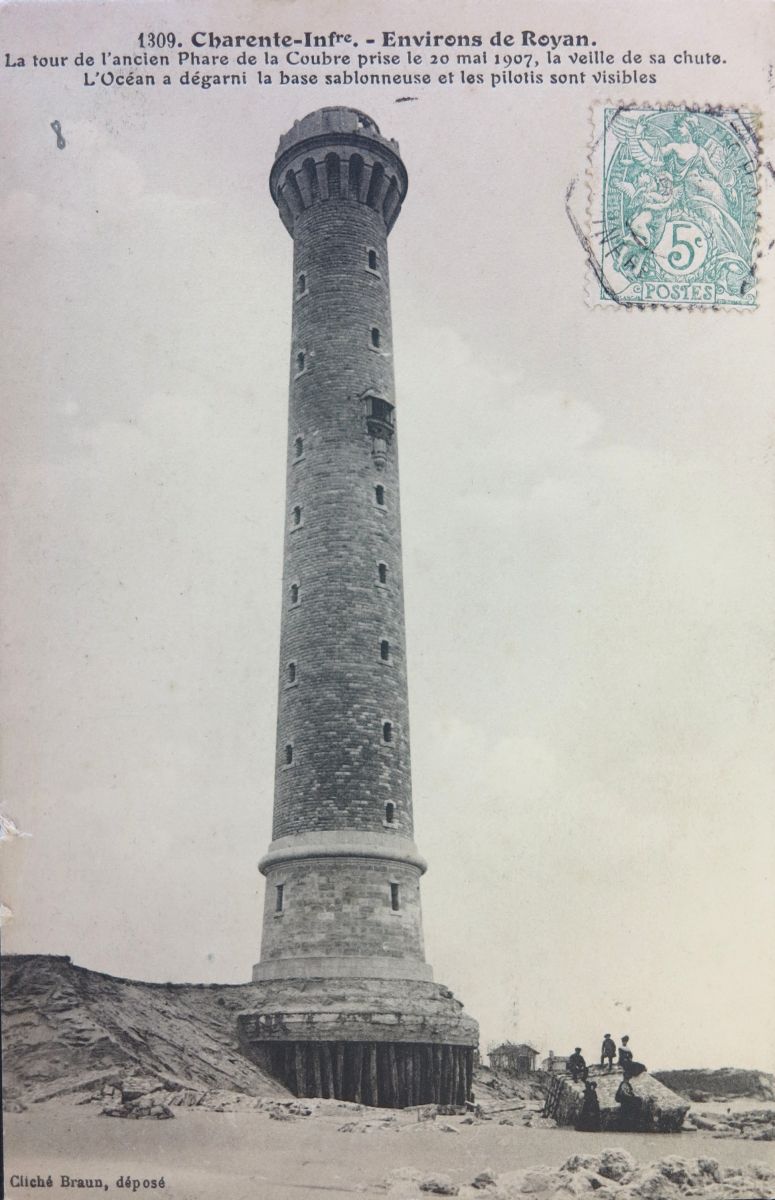 Le phare de 1895 photographié la veille de son écroulement, le 20 mai 1907.