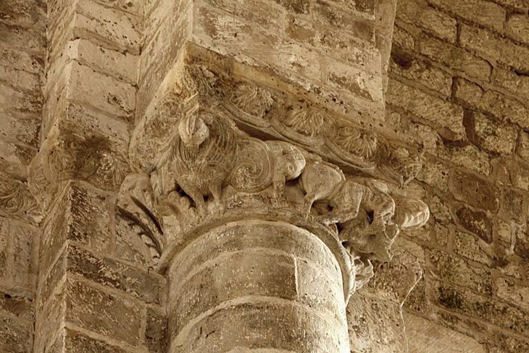 Chapiteau du pilier sud-est de la croisée du transept : Samson et les lions.