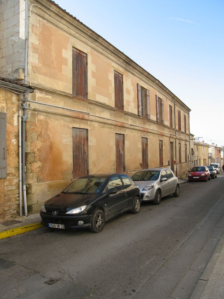 Ancien pensionnat : façade nord, sur la rue Lucien-Grosperrin.