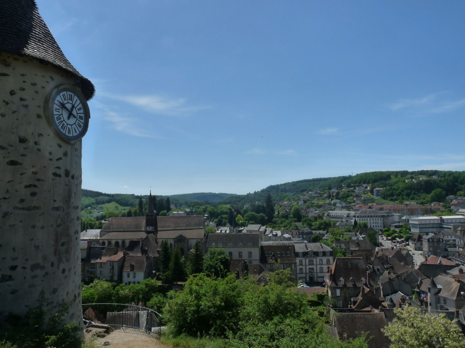 Vue générale d'Aubusson depuis la Tour de l'Horloge, en direction du Marchedieu. 