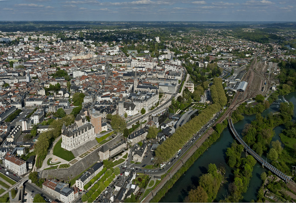 Vue aérienne du quartier du château de Pau.