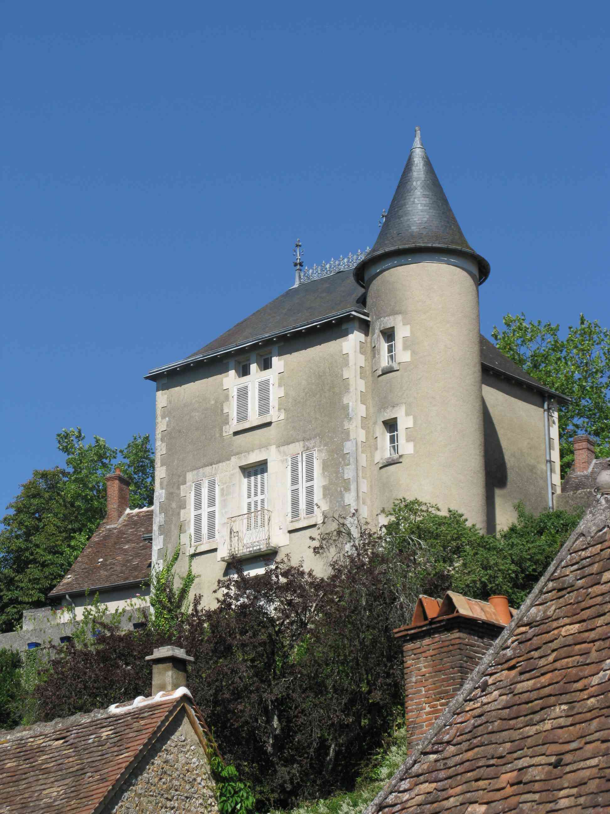 Élévation sud-est de la petite demeure.