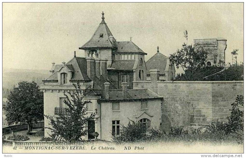Le château depuis le nord au début du 20e siècle. Carte postale.