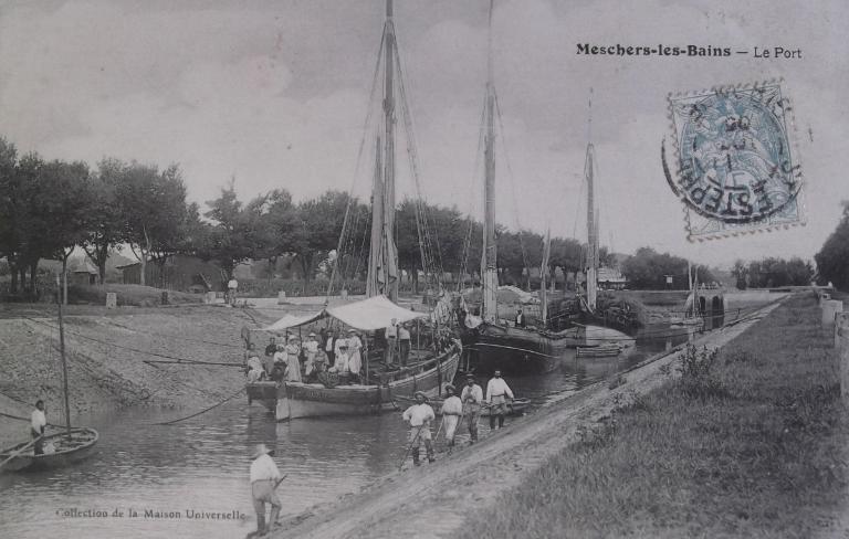 Gabarres dans le port de Meschers vers 1900.