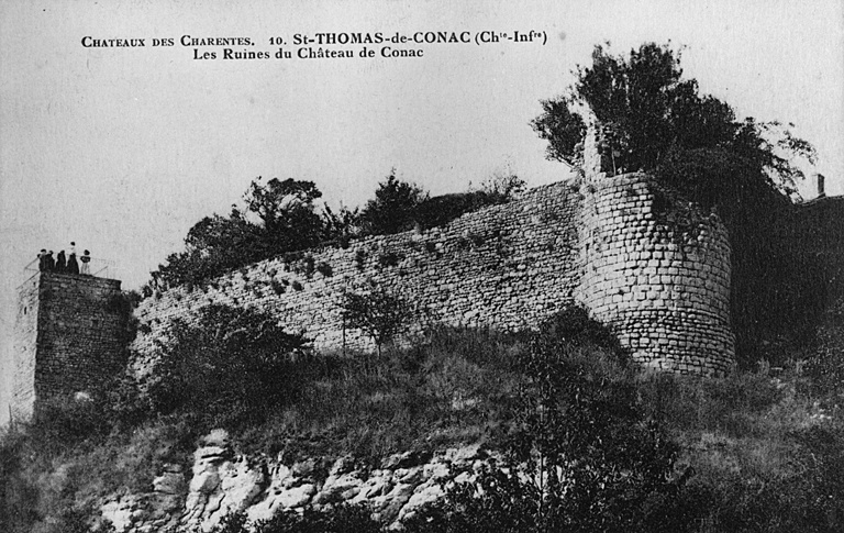 Les ruines du château de Cônac, carte postale vers 1900.