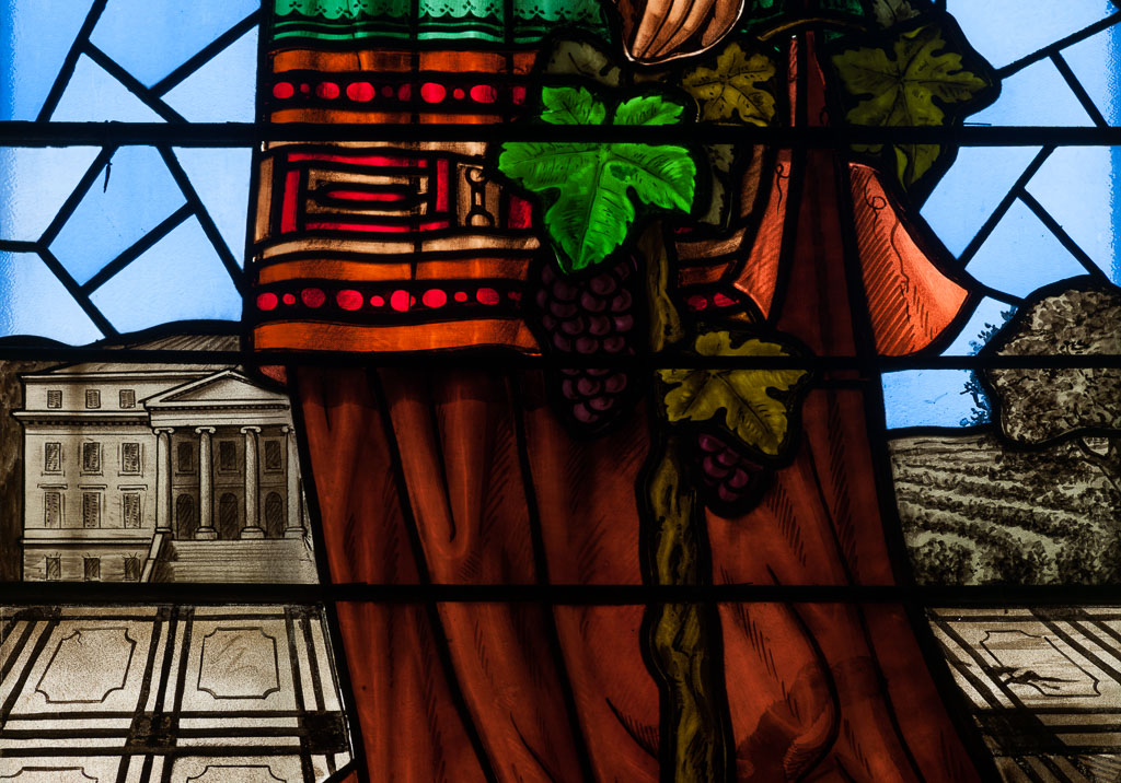 Bas-côté sud : vitrail représentant saint Vincent, avec représentation du château Margaux en arrière-plan.