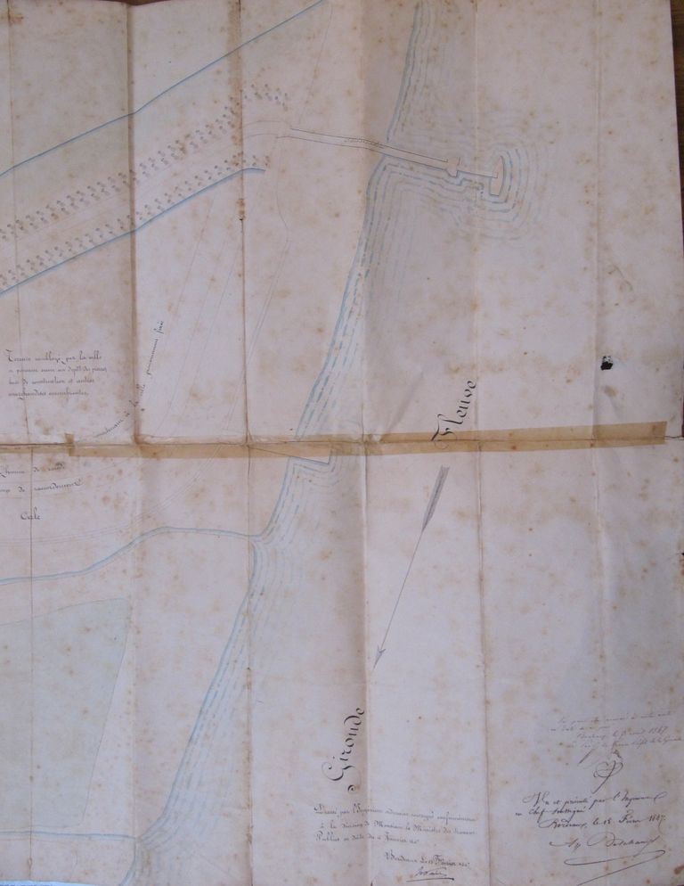 Plan général indiquant les limites des dépendances du port de Blaye et des emplacements réservés pour l'embarquement et le débarquement : détail de la partie droite. Dessin, encre et lavis, 1847.