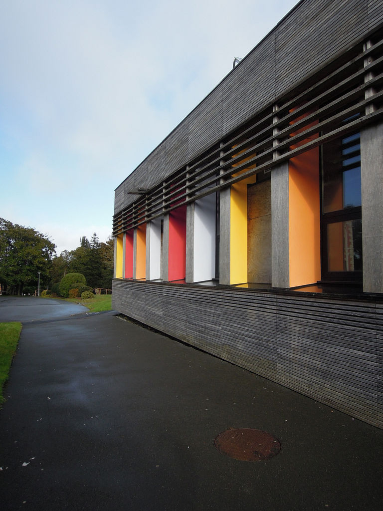 Façade ouest du bâtiment F.