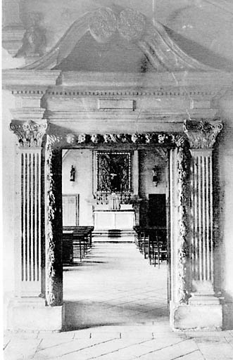 Bâtiment est, hall d'entrée, porte du réfectoire. Carte postale ancienne. A.D. Deux-Sèvres : 2 Fi.