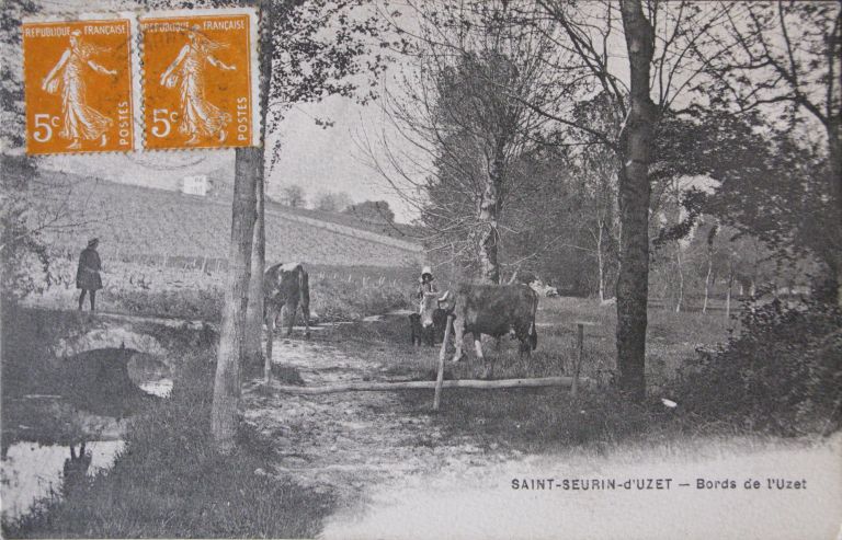 Le pont de Juliat, en contrebas du cimetière de Saint-Seurin-d'Uzet, sur une carte postale vers 1910.