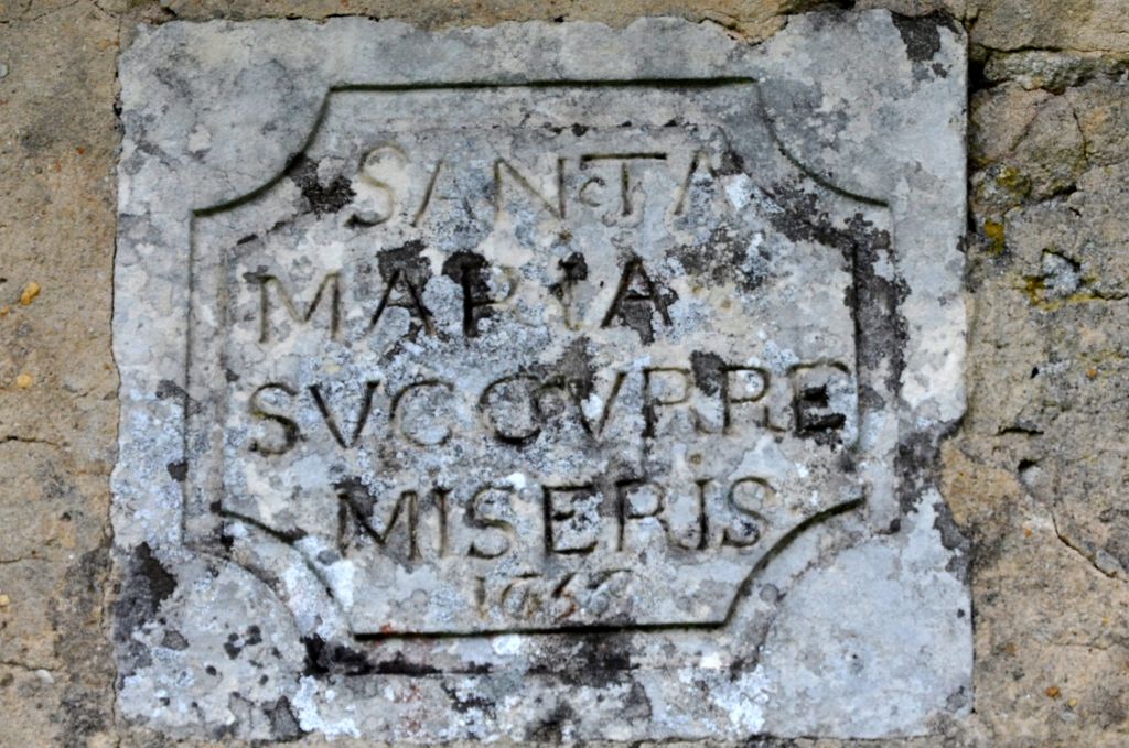 Plaque située sur une ancienne dépendance du couvent, 1[7]56.