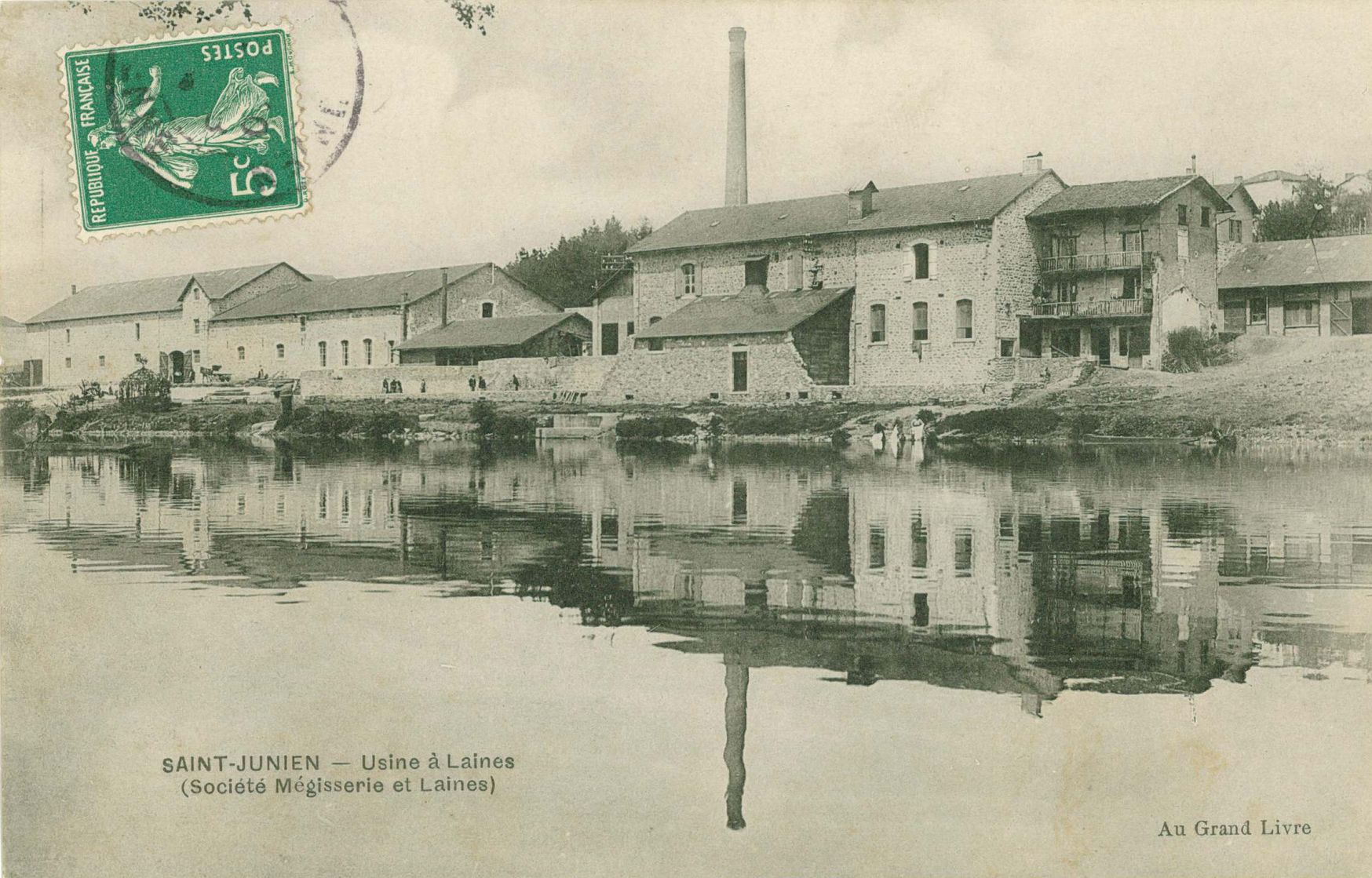 Le site de l'usine vu d'amont.  Carte postale au Grand Livre, vers 1910.
