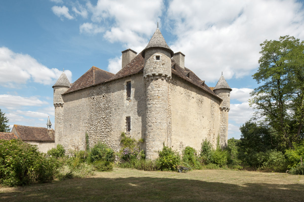 Château, élévations ouest et sud.