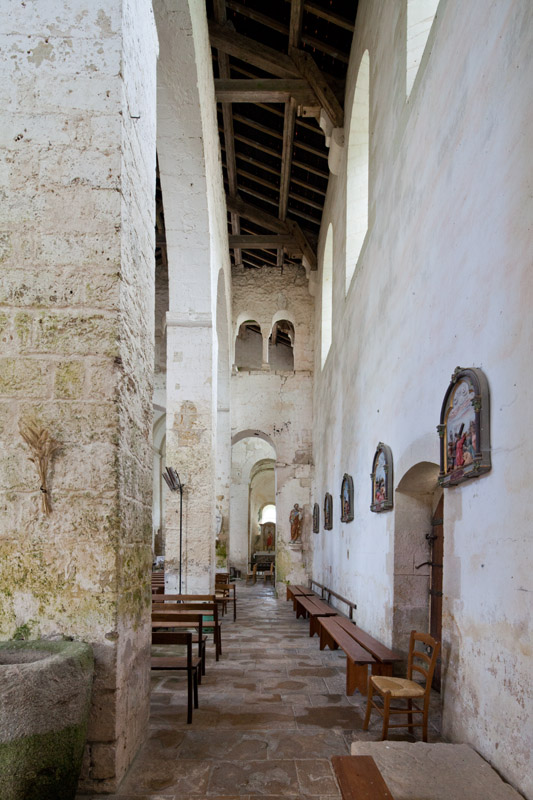 Collatéral sud de la nef de l'église (vue de l'ouest vers l'est).