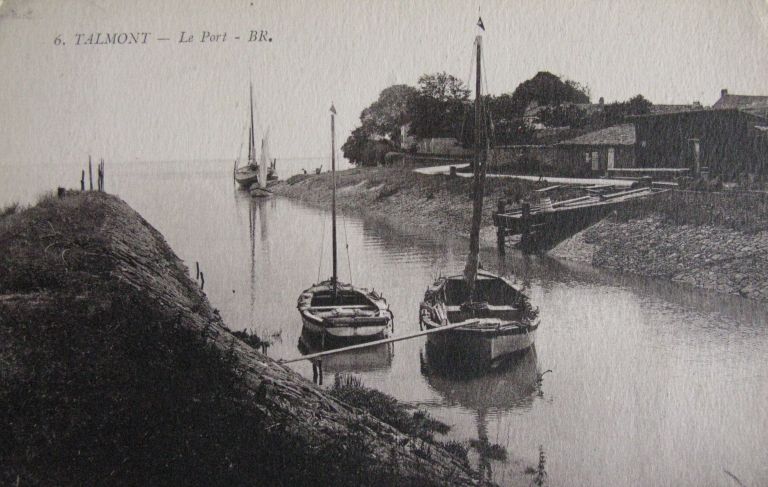 Le port sur une carte postale vers 1930.