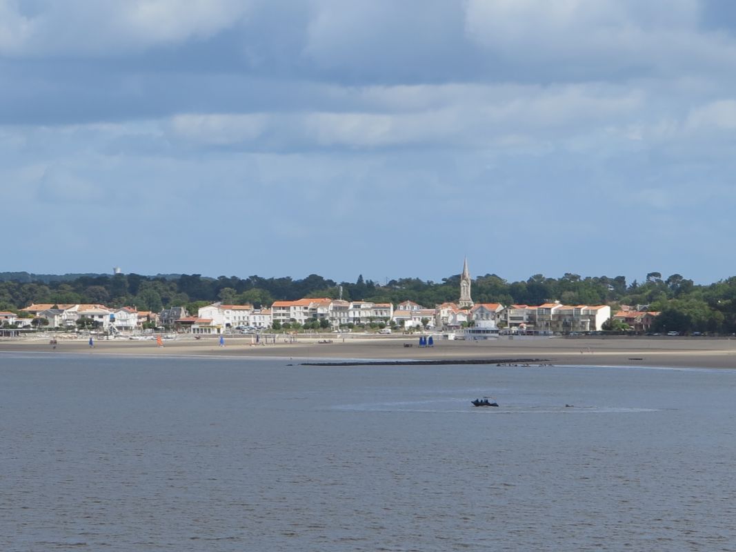 Saint-Georges vu depuis la pointe de Suzac.