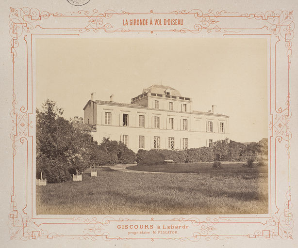 Photographie extraite de l'ouvrage d'Alfred Danflou, vers 1867 : façade postérieure sur jardin.