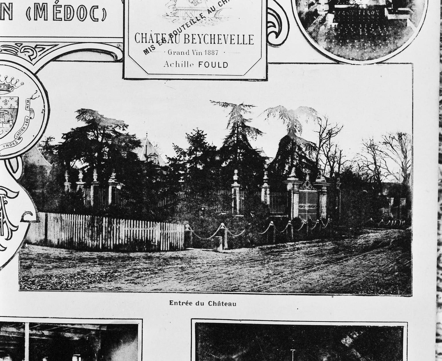 Détail de la planche photographique de l'album d'Henry Guillier (1er quart 20e siècle) : détail de l'entrée du château.