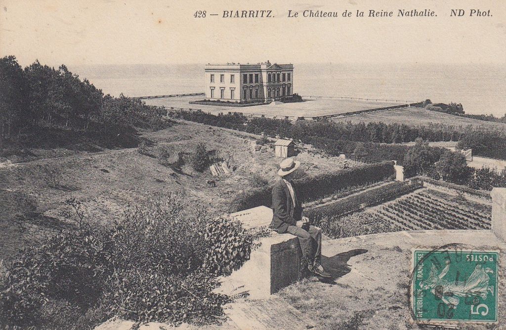 La demeure et son potager depuis le château d'eau, carte postale datant du 1er quart du 20e siècle.