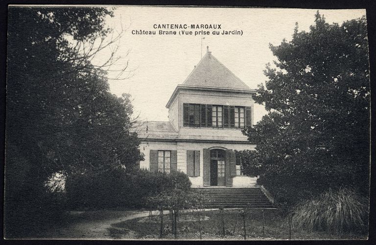 Carte postale : façade sud-ouest, (1ère moitié 20e siècle). AD Gironde, 4 Fi 2133.
