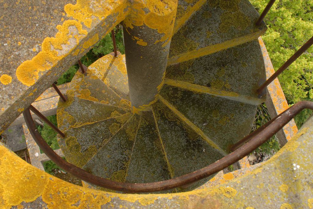 Détail de l'escalier du château d'eau.