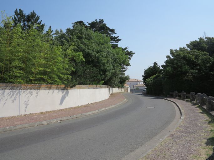Le boulevard de la Falaise qui coupe en deux l'ancien fort.
