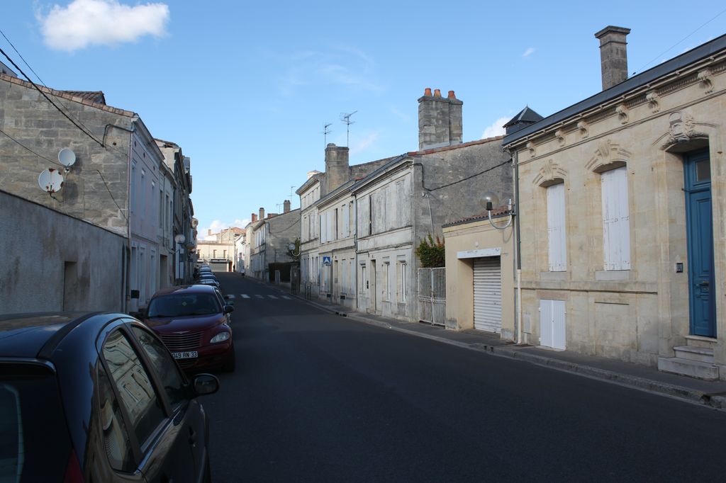 Rue Georges-Clémenceau.