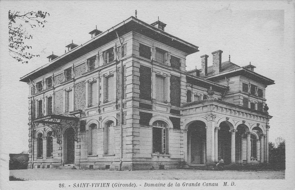 Carte postale (collection particulière) : Domaine de La Grande Canau, milieu 20e siècle.