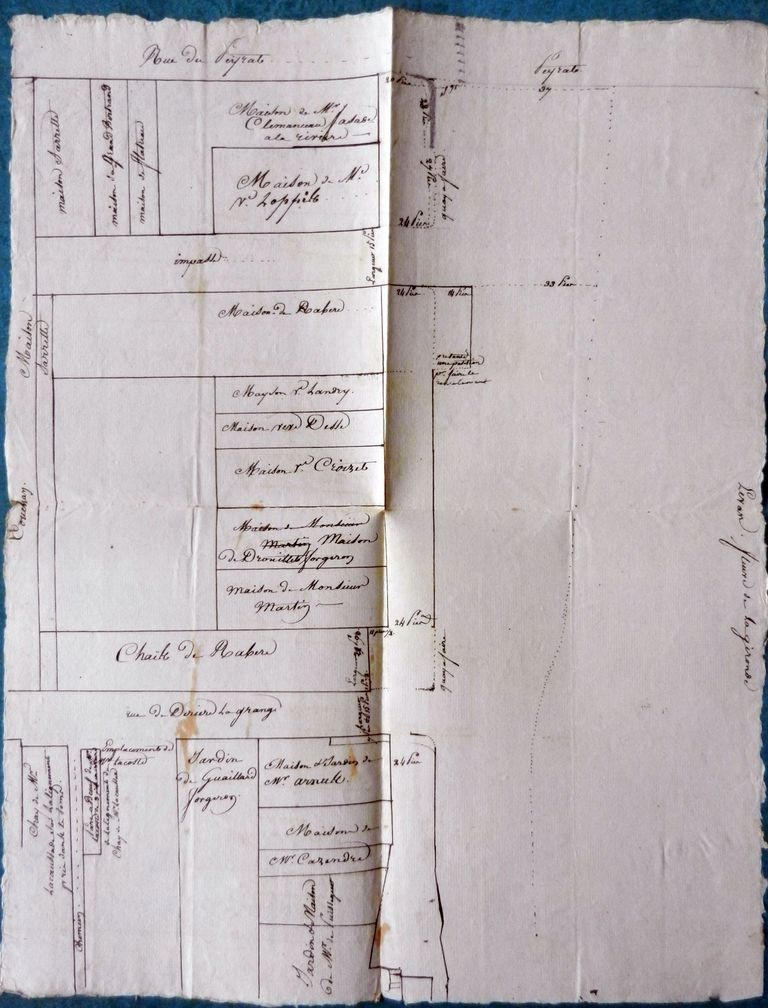 Plan joint à la lettre du sieur Rabère au préfet de la Gironde pour obtenir la permission de faire un revêtement en pierre pour soutenir les terres d'un quay qui dépend de sa propriété sur la rive du port de Pauillac, 12 juillet 1822.